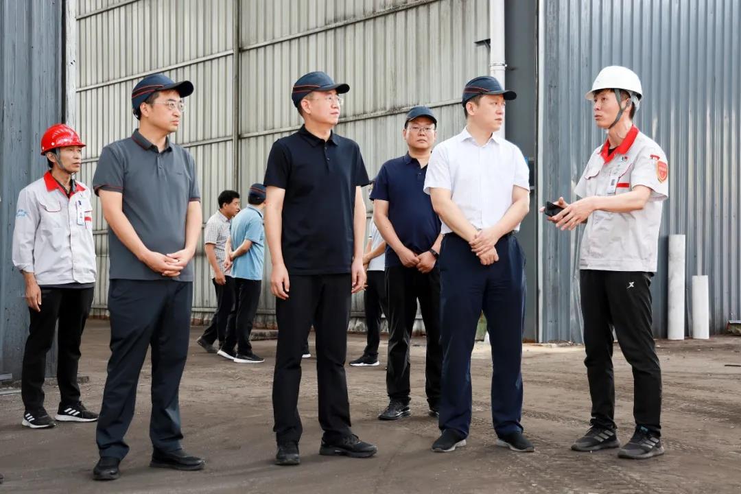 市委常委、副市長(zhǎng)、翼城縣委書記王淵到華翔（翼城）新材料科技園現(xiàn)場(chǎng)辦公
