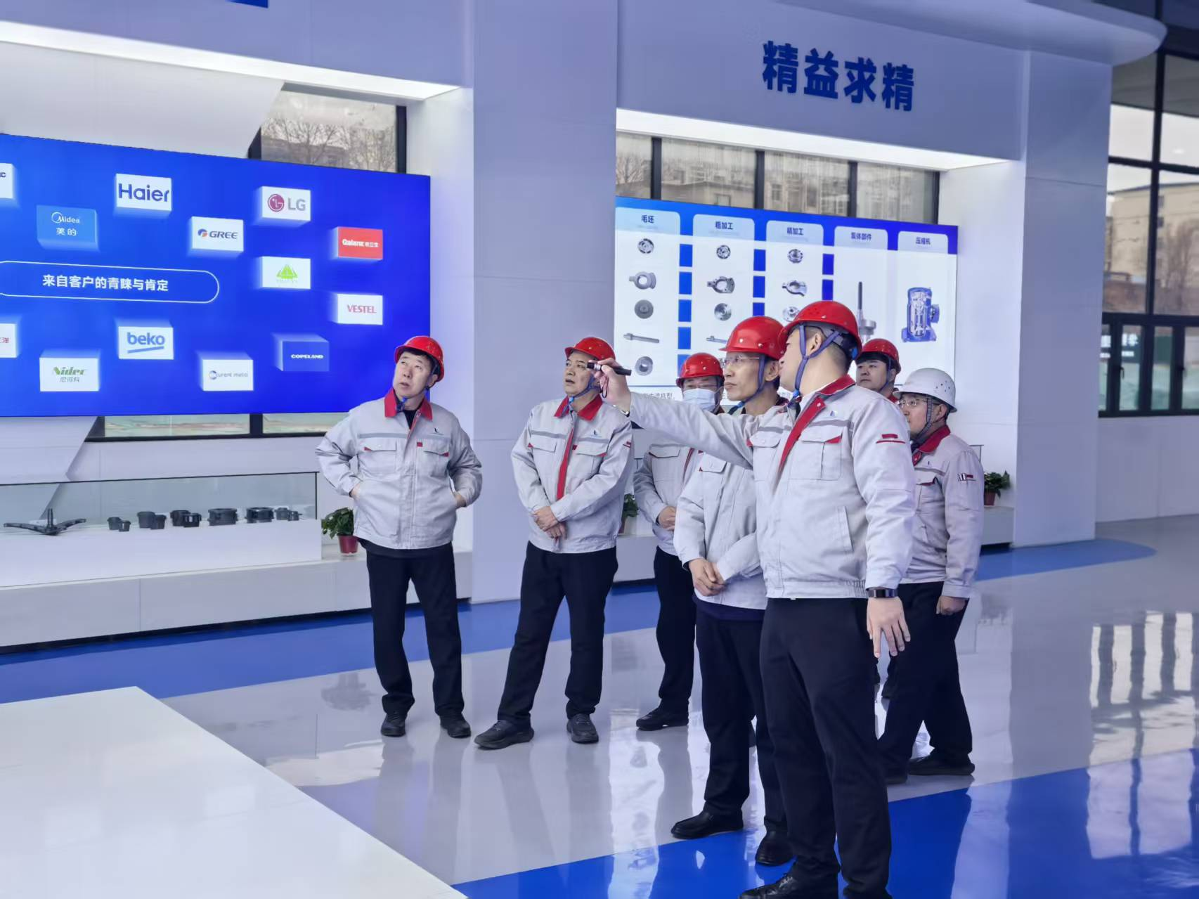 臨汾市委常委、洪洞縣委書記張晉偉深入華翔洪洞智能科技產(chǎn)業(yè)園調(diào)研